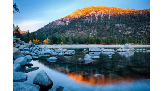 Vì sao nước trong hồ núi cao nhất Bắc Mỹ lại xanh trong như ngọc?